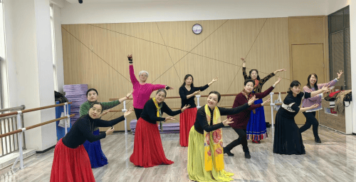 與“興”齊行，與愛共舞——四川天府新區(qū)興隆街道興隆湖社區(qū)舉辦舞蹈培訓活動