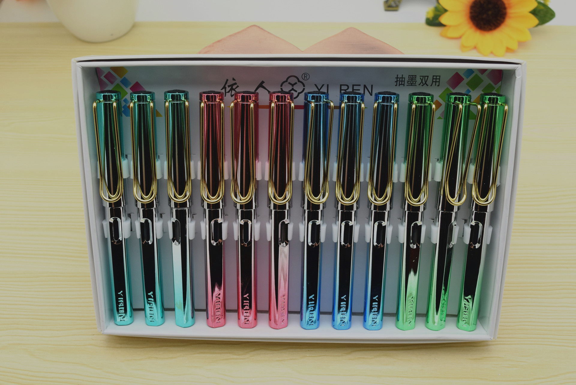 批發依人359H塑彩大尖正姿鋼筆墨囊兩用學生書寫練字文具用品